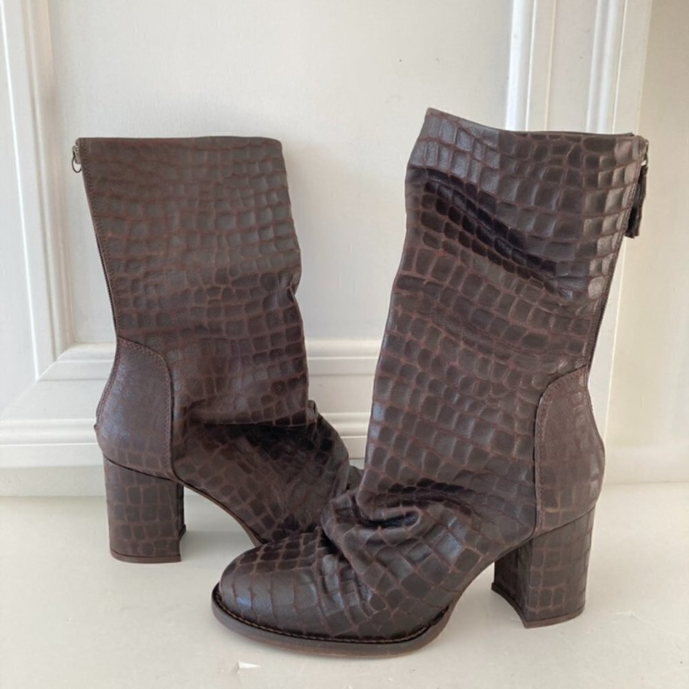 NIB Free People Date Night Elle Bitter Brown Leather Animal Print Block Heels 39